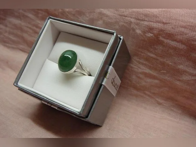 BAGUE en Argent 925. sertie d'une AVENTURINE . G: 10