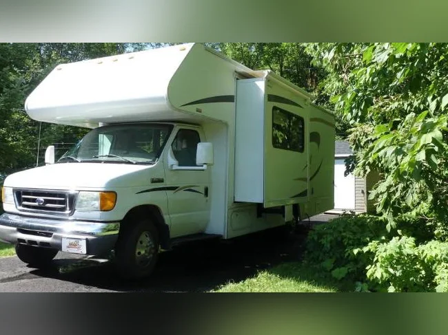 MOTORISÉ WINNEBAGO CLASSE C thumbnail 2