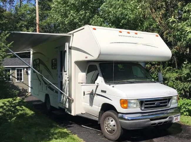 MOTORISÉ WINNEBAGO CLASSE C