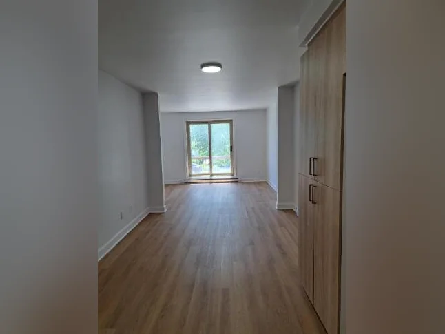 3 ½ App. Rénové Style Condo – Montreal (R.D.P.) thumbnail 5