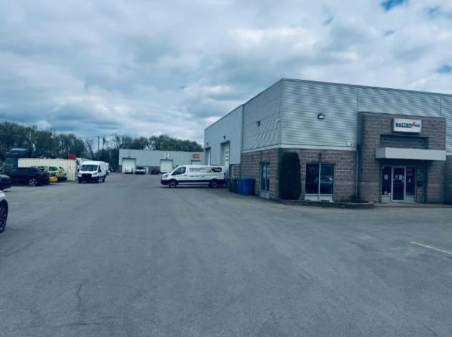 Locale industrielle a louer