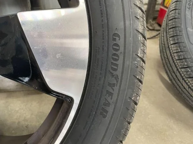 pneus été neufs 245-45R19