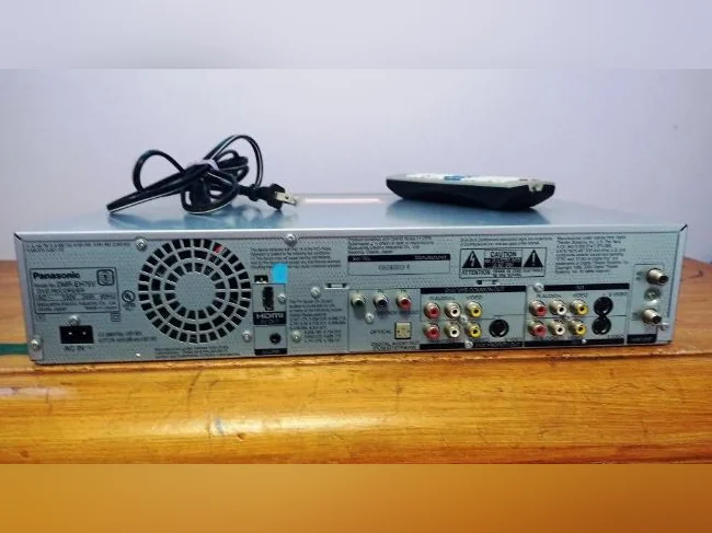 Lecteur enregistreur DVD,VHS,HDD,HDMI Panasonic avec télécommand thumbnail 3
