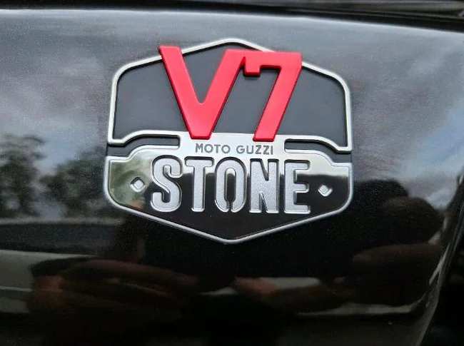 Moto Guzzi V7 Stone Special Edition 2023 thumbnail 8