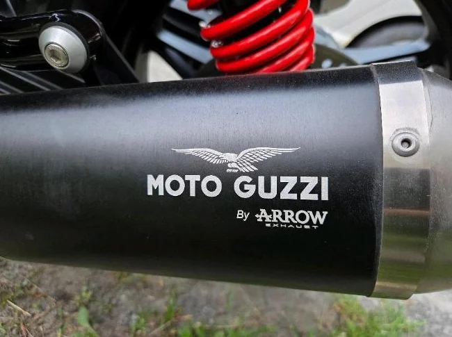 Moto Guzzi V7 Stone Special Edition 2023 thumbnail 9