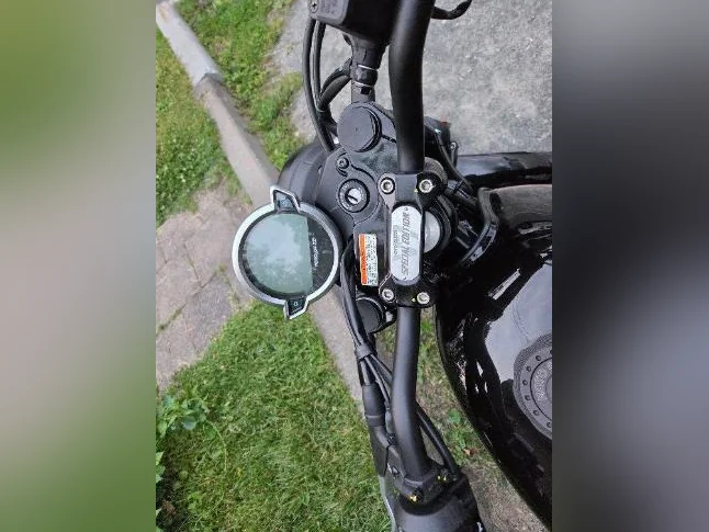 Moto Guzzi V7 Stone Special Edition 2023 thumbnail 7