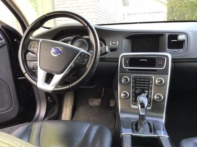 VOLVO V60 T5 2015 thumbnail 3