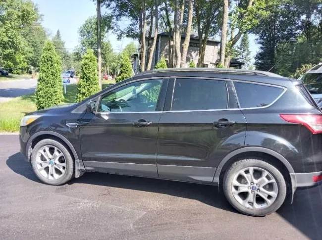Ford escape se 4x4 démarreur a distance caméra de recule siege chauffant beaucoup plus prix ferme thumbnail 2