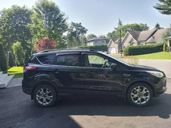 Ford escape se 4x4 démarreur a distance caméra de recule siege chauffant beaucoup plus prix ferme