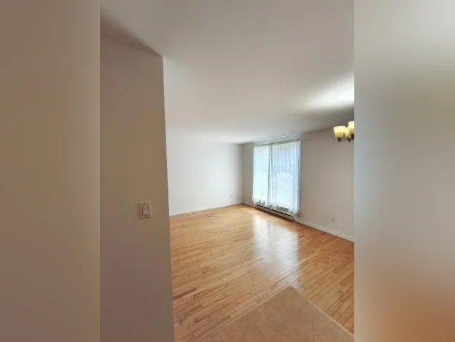 4½ Laval | Métro Concorde | Parking + Rangement | 1700$ thumbnail 2