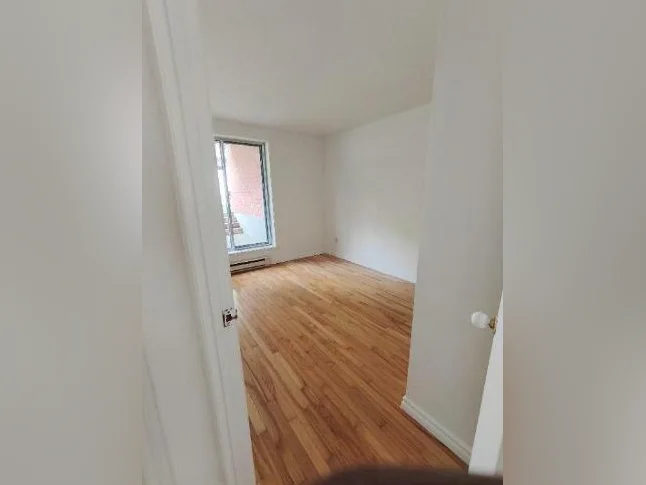 4½ Laval | Métro Concorde | Parking + Rangement | 1700$ thumbnail 8