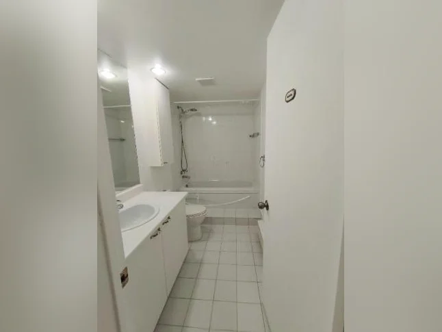 4½ Laval | Métro Concorde | Parking + Rangement | 1700$ thumbnail 9