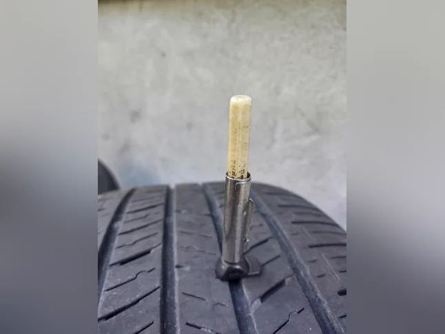 215-55R17x4 pneus été Nexen. Très bon état. thumbnail 9