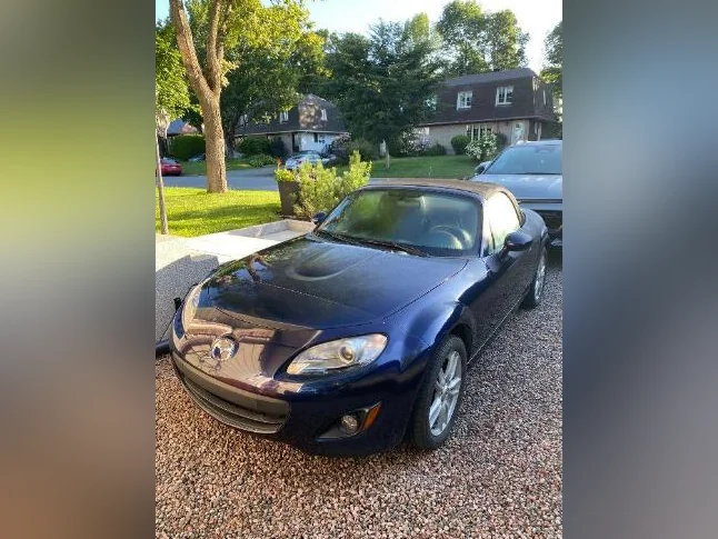Mazda mx5 thumbnail 2
