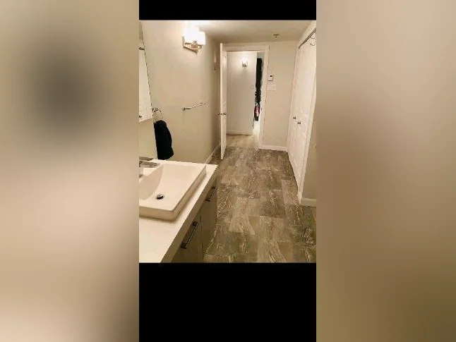 Appartement - GRAND 3 1/2 de 940 pi2 à Sainte-Foy thumbnail 6