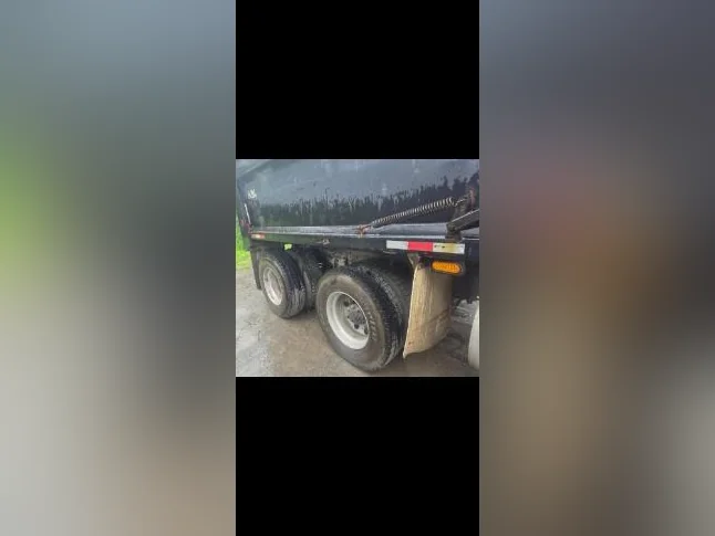 A vendre camion 12 roues Kenworth 2004 avec permis région 01 thumbnail 6