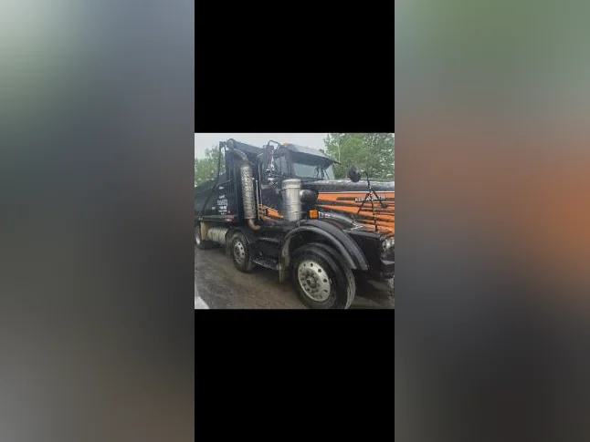 A vendre camion 12 roues Kenworth 2004 avec permis région 01 thumbnail 2