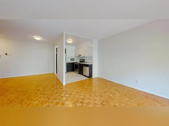 Cession de bail – 3½ rénové à Côte-des-Neiges / Queen Mary – coût effectif 1 500$/mois thumbnail 6