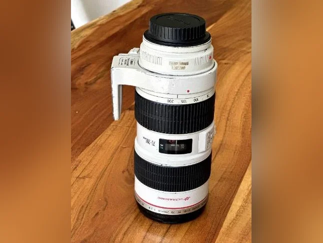 Canon EF 70-200mm f/2.8L IS USM Lens with Case + Tripod Collar thumbnail 4