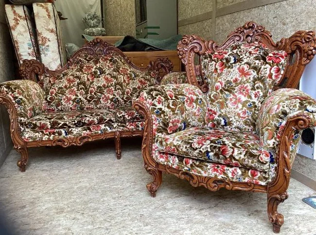 Divans antiques
