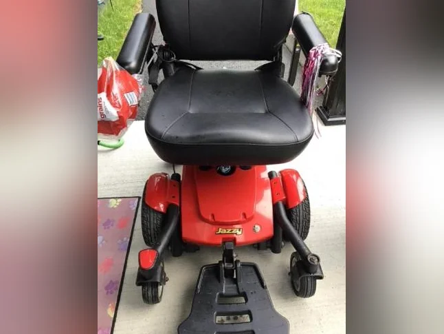 Fauteuil roulante électrique thumbnail 2