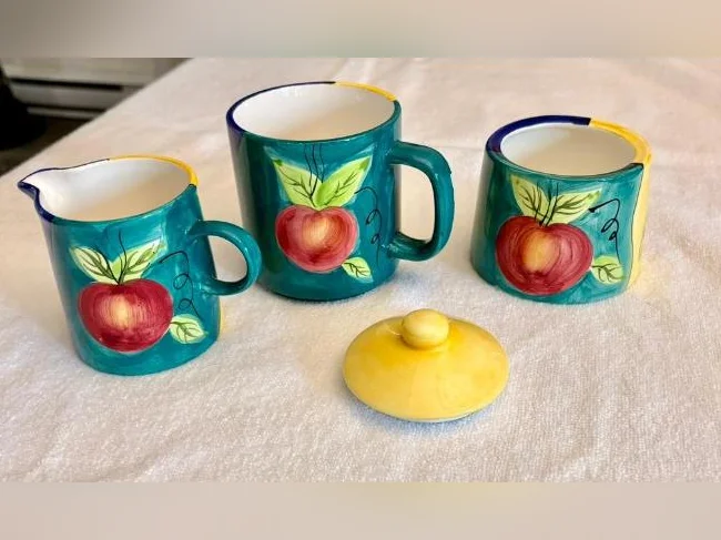Ensemble italien : tasse, sucrier et contenant à lait ou crème thumbnail 3