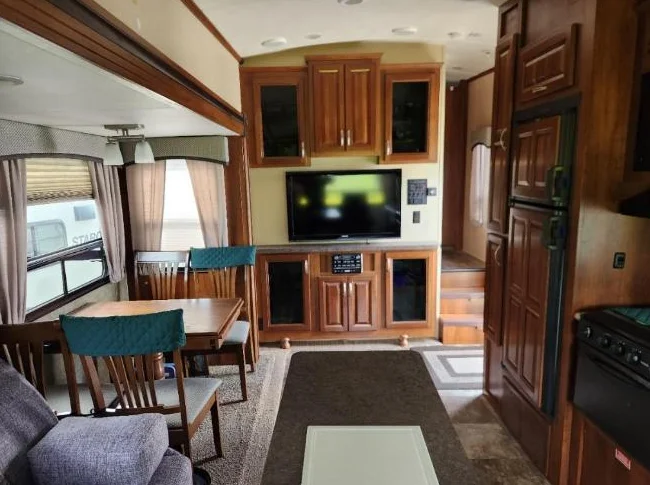 2013 Fifth Wheel , Forest River , Wilcat 272 RLX thumbnail 3