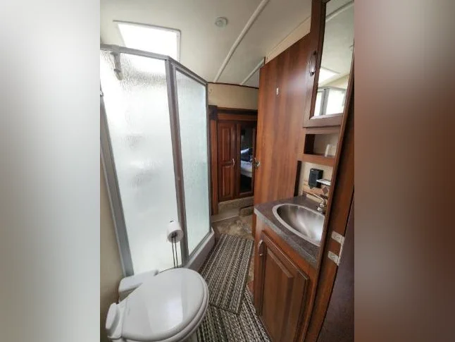 2013 Fifth Wheel , Forest River , Wilcat 272 RLX thumbnail 6