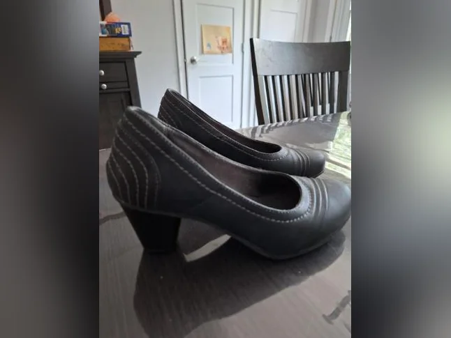 Soulier gris grandeur 36 thumbnail 2