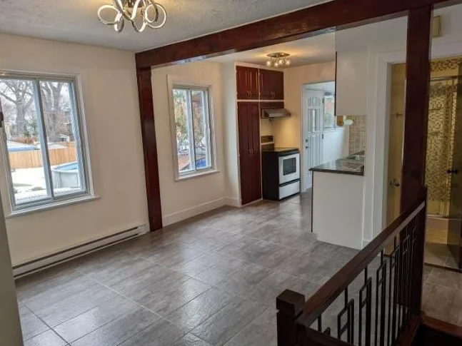 Appartement sur deux niveaux-Comme une maison, au cœur d'Ahuntsic !