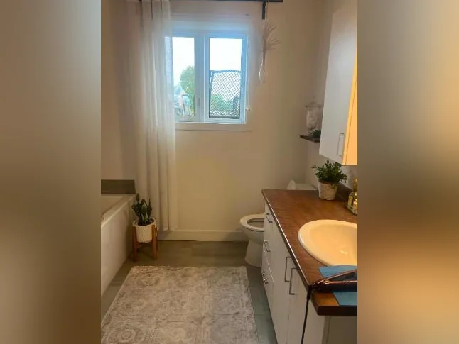 Logement 4 1/2 près du bord de l’eau thumbnail 6