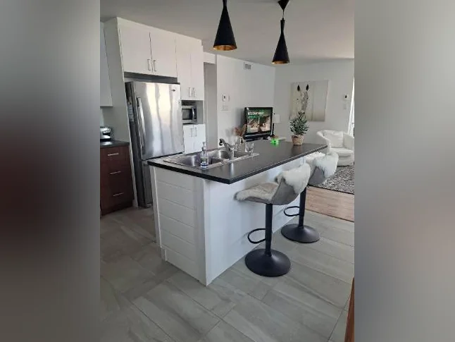 Logement 4 1/2 près du bord de l’eau thumbnail 3