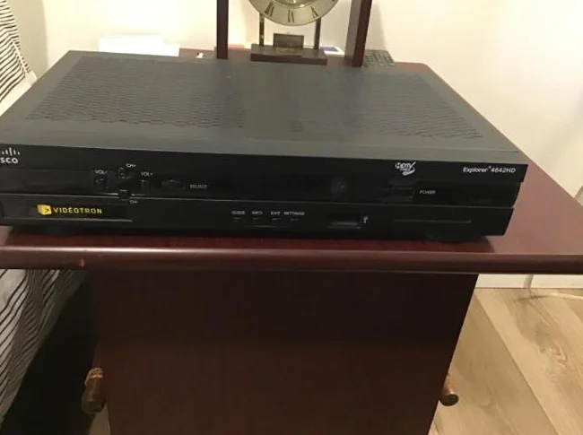 Terminal Vidéotron Explorer 4642 HD thumbnail 4