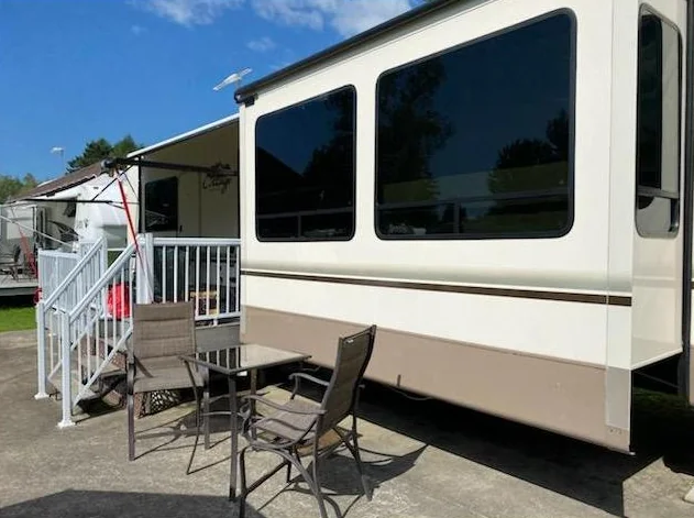 Roulotte 2015 - CEDAR CREEK 40 pieds (Model CCK40) thumbnail 2