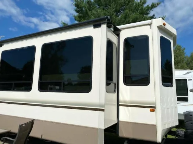 Roulotte 2015 - CEDAR CREEK 40 pieds (Model CCK40) thumbnail 4