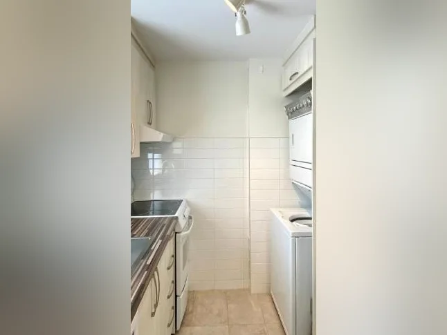 Appartement 3 1/2 à louer thumbnail 5