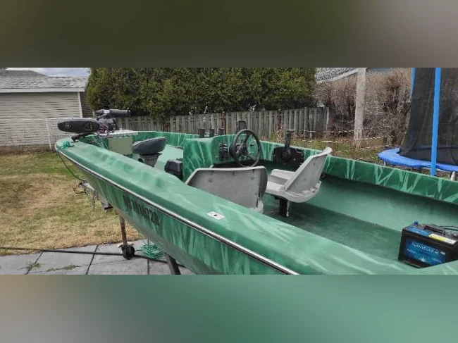 Le bateau est entièrement équipé pour la pêche thumbnail 2