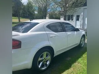 2011 Dodge Avenger thumbnail 4