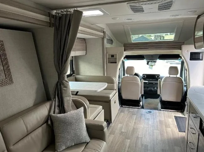 2024 Thor Motor Coach Tiburon 24FB Mercedes Benz Sprinter thumbnail 5