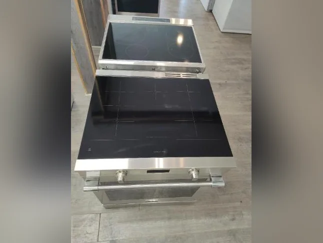 Cuisinière frigidaire professional imperfections #1997 + livraison thumbnail 2