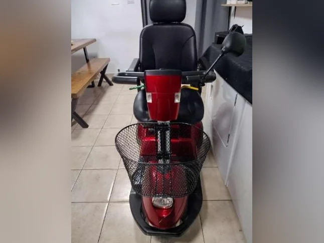 Triporteur Fortress Électrique 1700 ! Peu utilisé à vendre! thumbnail 3