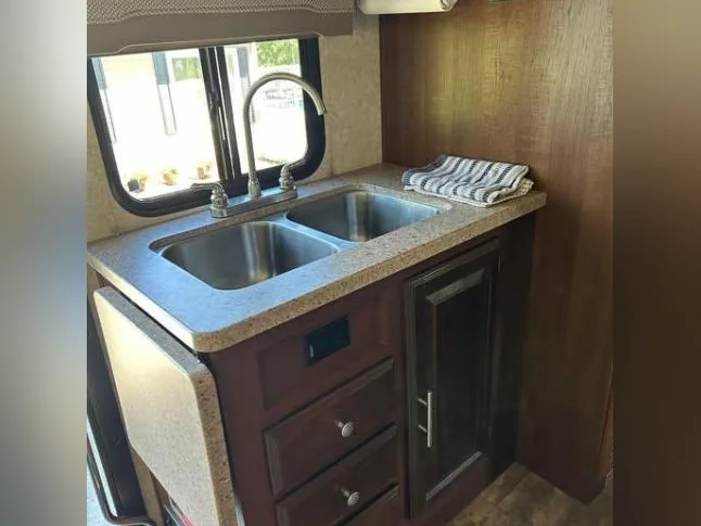 2016 Forest River Georgetown GT3 31 pieds - 69,500$ thumbnail 8