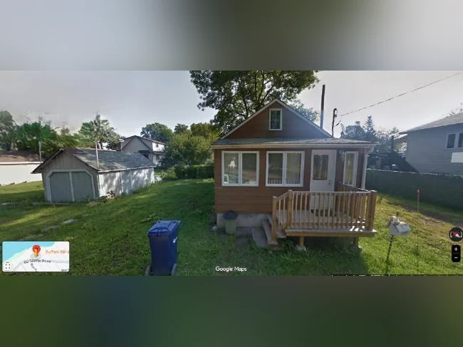 Maison à vendre ou Terrain à vendre à Laval Fabreville 360 000 $