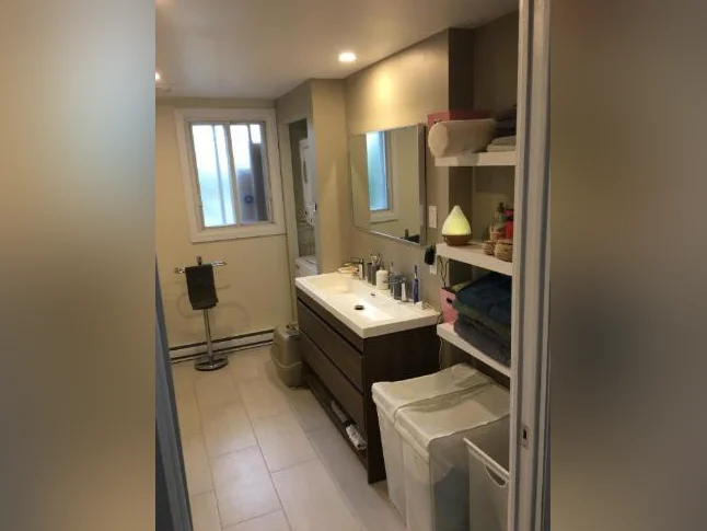 5 1/2 pcs très grand entièrement rénové Vieux Longueuil 5 electro. inclus thumbnail 10