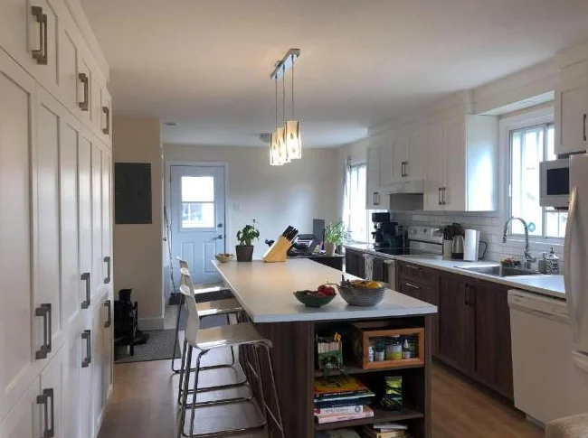 5 1/2 pcs très grand entièrement rénové Vieux Longueuil 5 electro. inclus