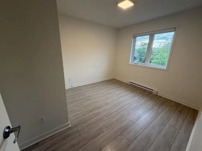 MAISON DE VILLE LUXE NEUVE À LOUER-MIRABEL ST-CANUT thumbnail 7