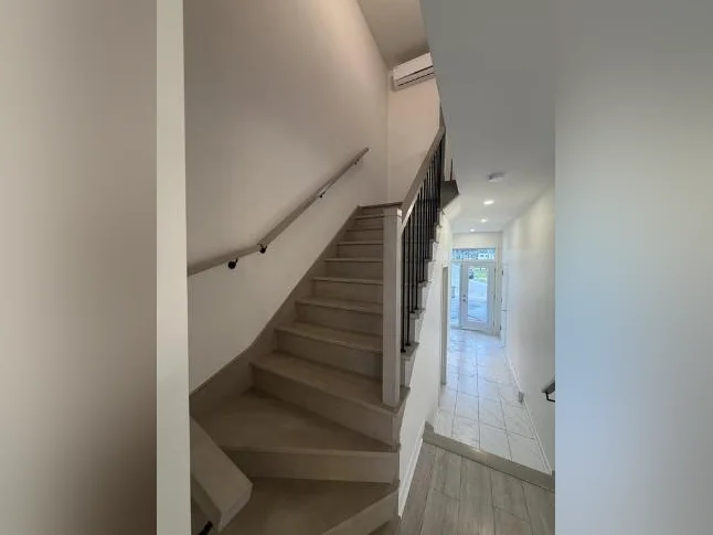 MAISON DE VILLE LUXE NEUVE À LOUER-MIRABEL ST-CANUT thumbnail 4