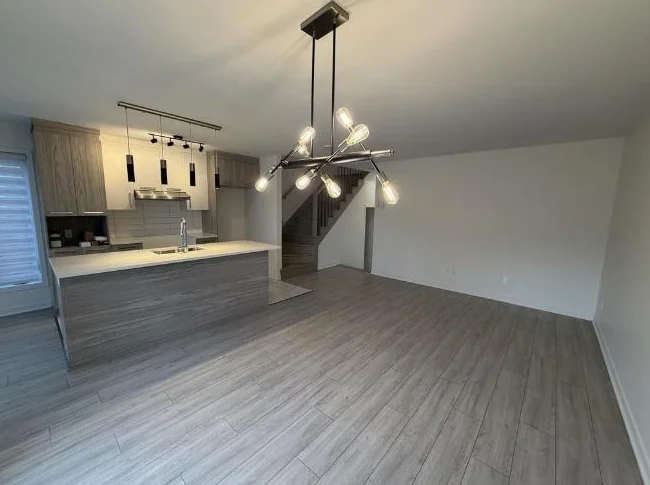 MAISON DE VILLE LUXE NEUVE À LOUER-MIRABEL ST-CANUT thumbnail 3