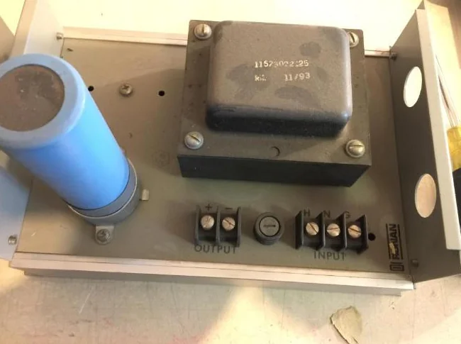 Power supply Ronan thumbnail 3