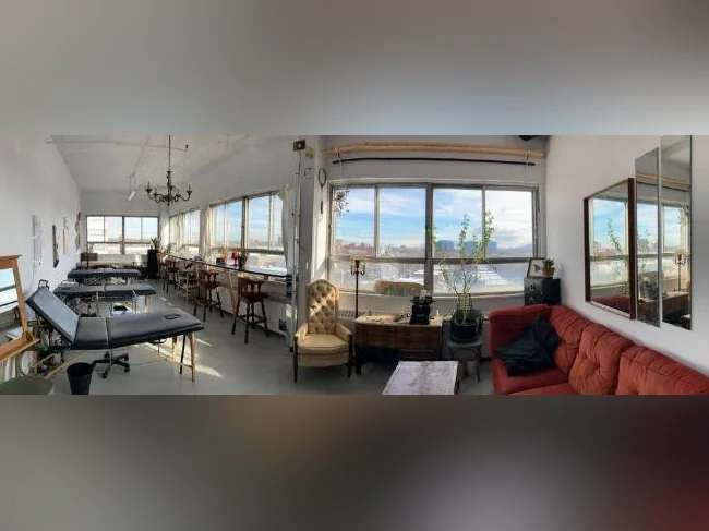Atelier / Workshop / Studio / Commercial - 99 Chabanel O